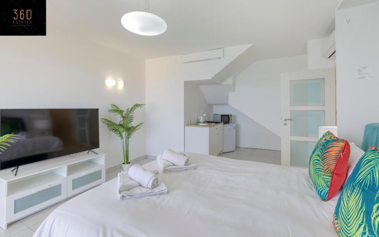 Seafront, Studio Home With Private Seaview Terrace By 360 Estates 세인트폴스베이 외부 사진